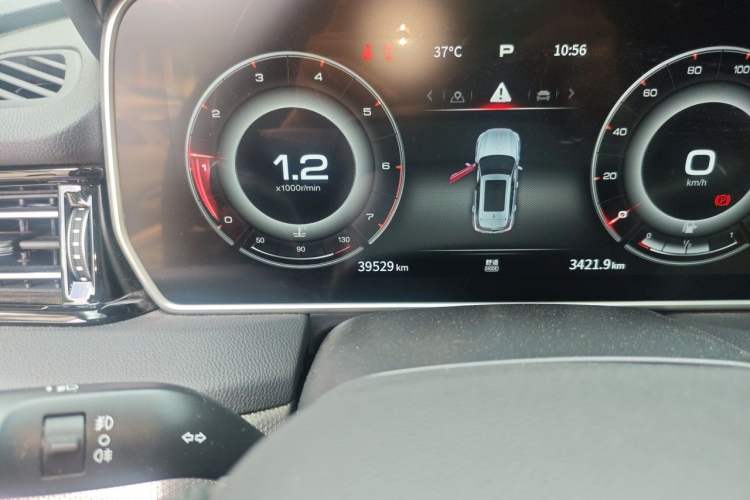 Used Hongqi HS5 2022 Facelifted Version 2.0T Smart Connect Flagship All-Wheel-Drive Edition Odometer Close Up