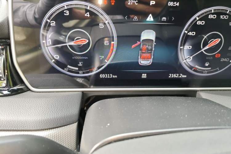 Used Hongqi HS5 2022 Revised Version 2.0T Smart Connect Flagship Edition Odometer Close Up