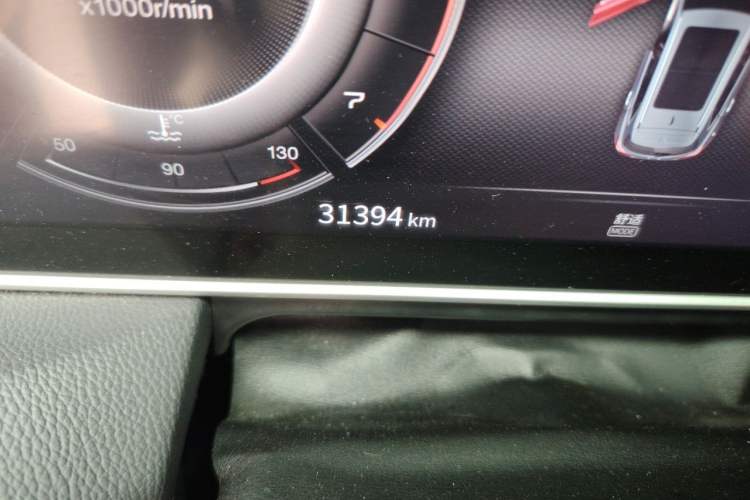 Used Hongqi HS5 2022 Revised Version 2.0T Smart Connect Flagship Edition Odometer Close Up