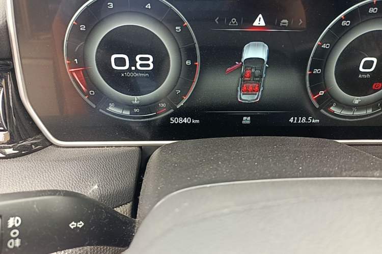 Used Hongqi HS5 2022 2.0T Smart Connect Flagship Edition Odometer Close Up