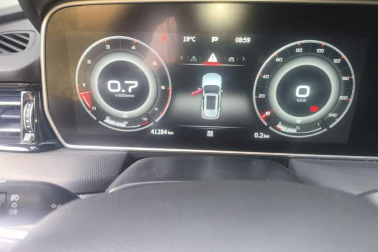 Used Hongqi HS5 2022 Revised Version 2.0T Smart Connect Flagship Edition Odometer Close Up