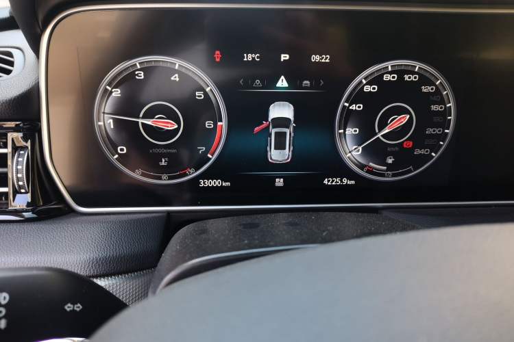Used Hongqi HS5 2022 2.0T Smart Connect Flagship All-Wheel-Drive Version Odometer Close Up