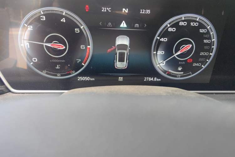 Used Hongqi HS5 2022 2.0T Smart Connect Flagship All-Wheel-Drive Version Odometer Close Up