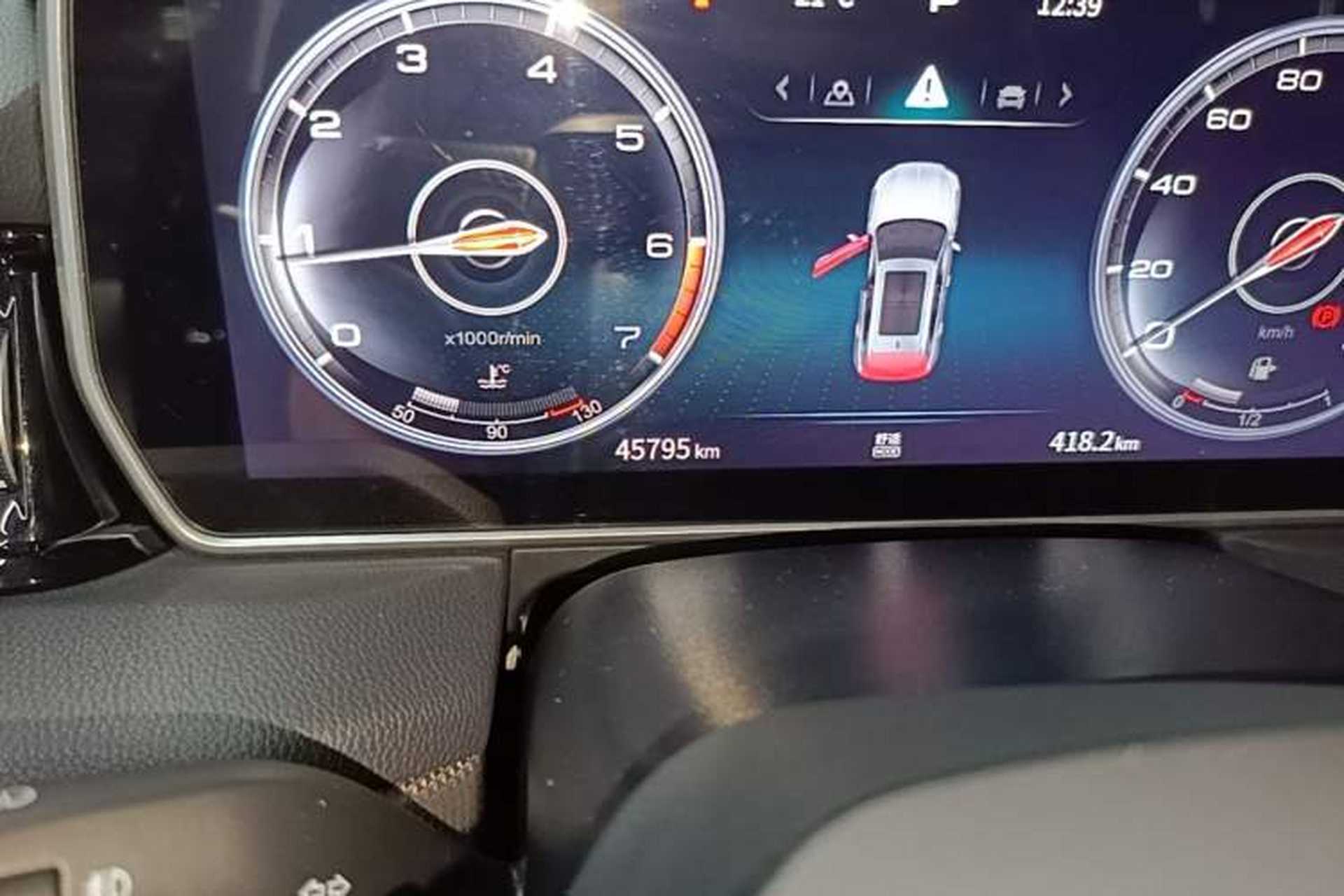 Used Hongqi HS5 2022 Revised Version 2.0T Smart Connect Flagship Edition Odometer Close Up