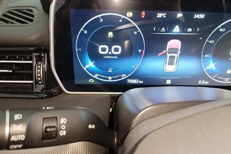 Used Hongqi HS5 2022 Revised Version 2.0T Smart Connect Flagship Edition Odometer Close Up
