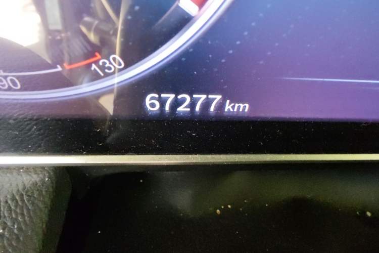 Used Hongqi HS5 2022 Revised Version 2.0T Smart Connect Flagship Edition Odometer Close Up