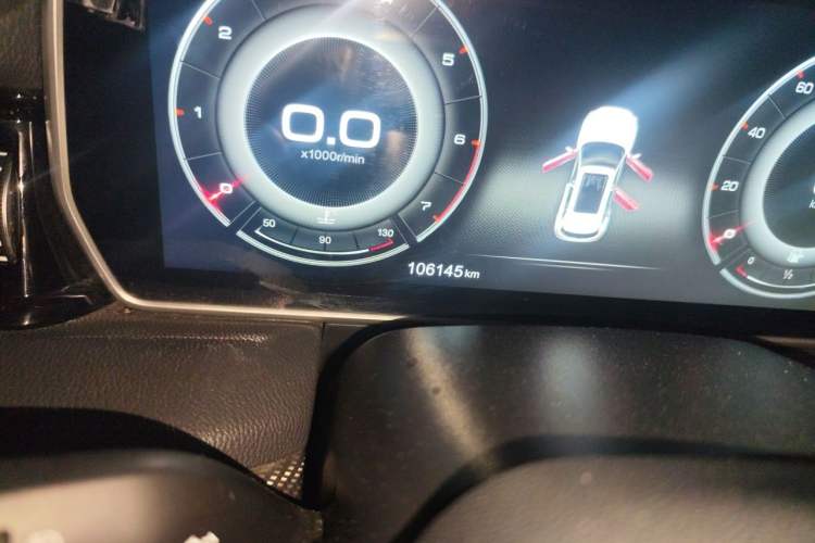Used Hongqi HS5 2022 2.0T Smart Connect Flagship All-Wheel-Drive Version Odometer Close Up