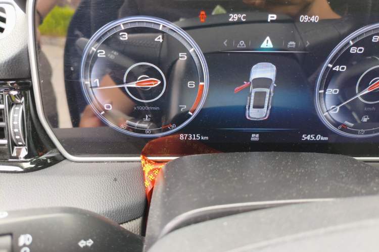 Used Hongqi HS5 2022 Revised Version 2.0T Smart Connect Flagship Edition Odometer Close Up