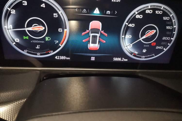 Used Hongqi HS5 2022 2.0T Smart Connect Flagship All-Wheel-Drive Version Odometer Close Up