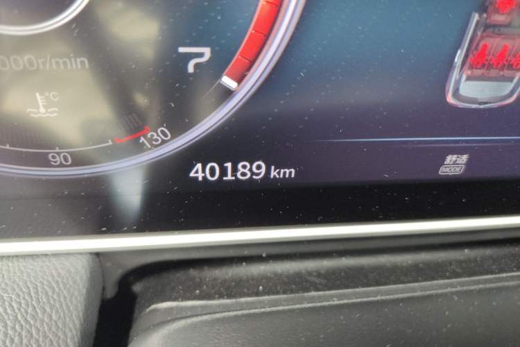 Used Hongqi HS5 2022 Revised Version 2.0T Smart Connect Flagship Edition Odometer Close Up