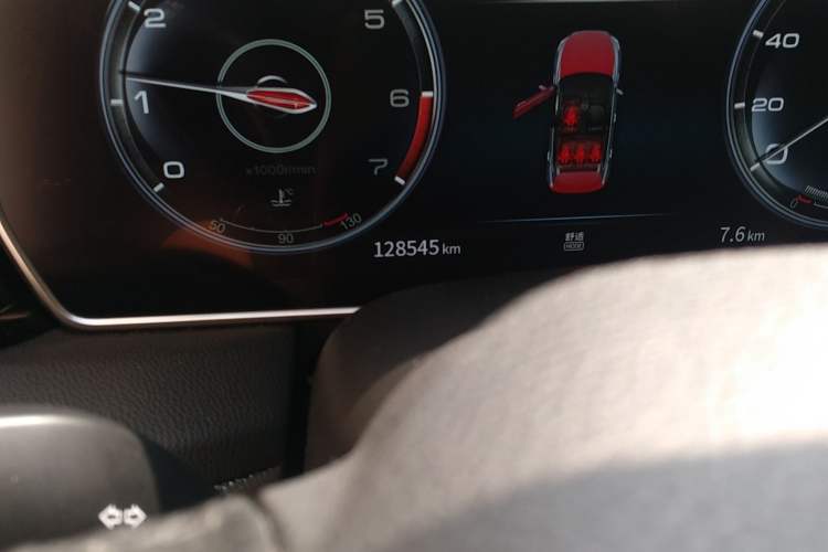 Used Hongqi HS5 2022 Facelifted Version 2.0T Smart Connect Flagship All-Wheel-Drive Edition Odometer Close Up
