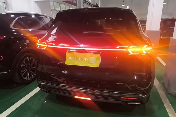 Used Hongqi HS5 2022 Facelifted Version 2.0T Smart Connect Flagship All-Wheel-Drive Edition Rear