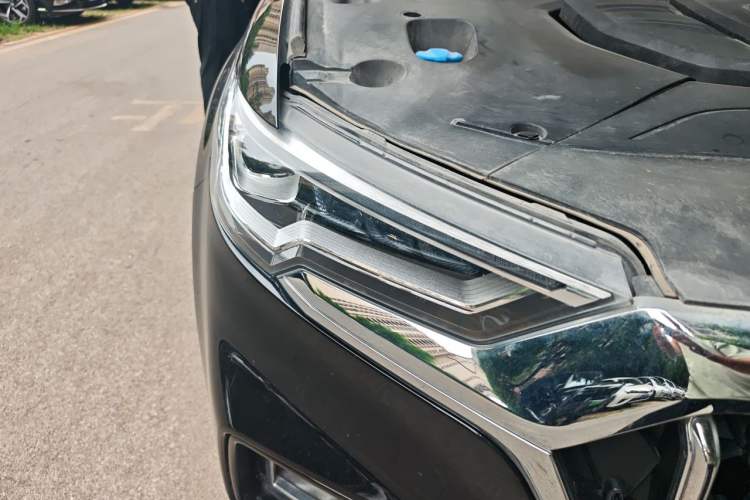 Used Hongqi HS5 2022 Revised Version 2.0T Smart Connect Flagship Edition Right Front Headlight
