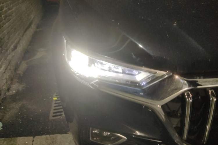 Used Hongqi HS5 2022 Revised Version 2.0T Smart Connect Flagship Edition Right Front Headlight