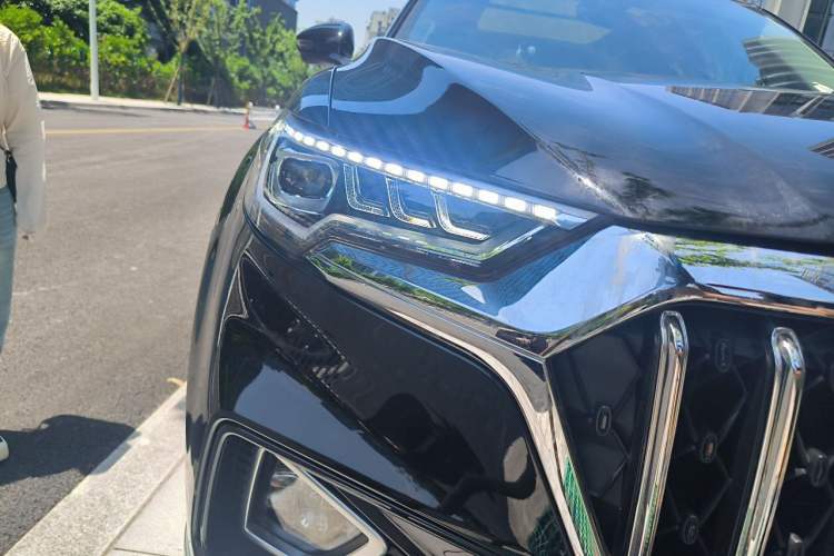 Used Hongqi HS5 2022 Revised Version 2.0T Smart Connect Flagship Edition Right Front Headlight