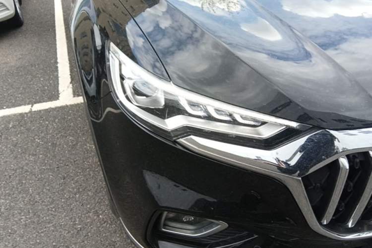 Used Hongqi HS5 2022 Revised Version 2.0T Smart Connect Flagship Edition Right Front Headlight