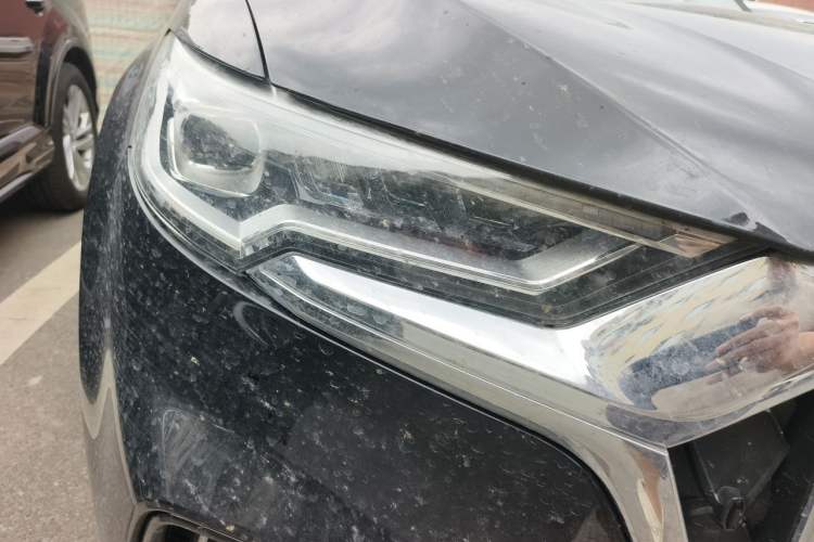 Used Hongqi HS5 2022 Revised Version 2.0T Smart Connect Flagship Edition Right Front Headlight