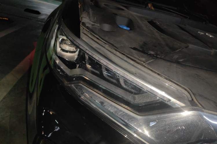 Used Hongqi HS5 2022 Revised Version 2.0T Smart Connect Flagship Edition Right Front Headlight