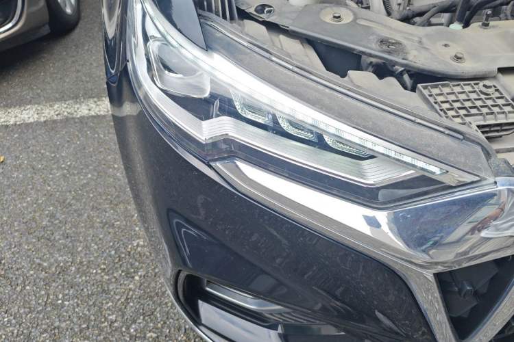 Used Hongqi HS5 2022 Revised Version 2.0T Smart Connect Flagship Edition Right Front Headlight