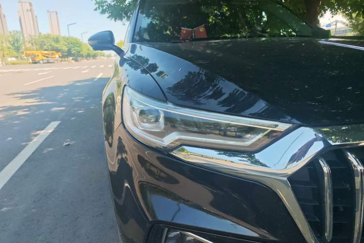 Used Hongqi HS5 2022 Revised Version 2.0T Smart Connect Flagship Edition Right Front Headlight