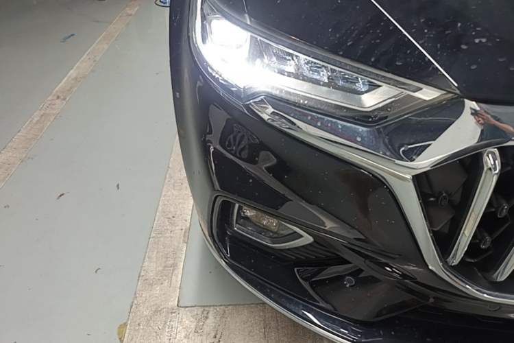 Used Hongqi HS5 2022 Revised Version 2.0T Smart Connect Flagship Edition Right Front Headlight