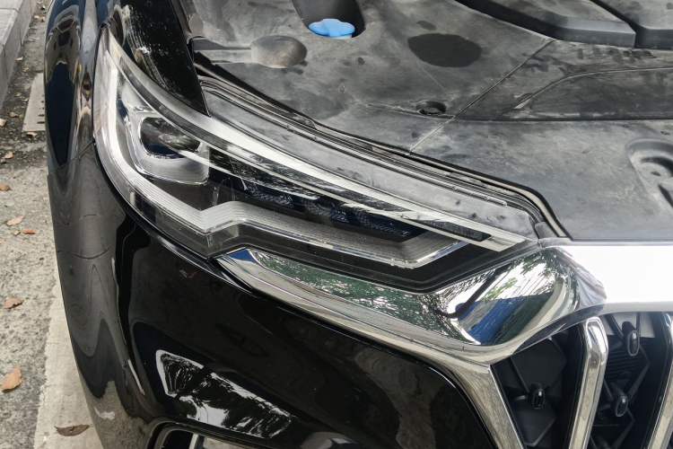 Used Hongqi HS5 2022 2.0T Smart Connect Flagship All-Wheel-Drive Version Right Front Headlight
