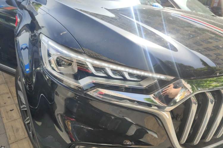 Used Hongqi HS5 2022 Facelifted Version 2.0T Smart Connect Flagship All-Wheel-Drive Edition Right Front Headlight