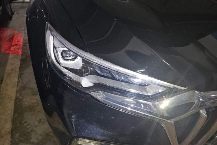 Used Hongqi HS5 2022 Revised Version 2.0T Smart Connect Flagship Edition Right Front Headlight