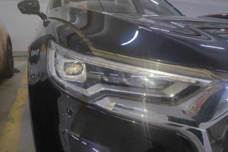 Used Hongqi HS5 2022 2.0T Smart Connect Flagship All-Wheel Drive LeGou Edition Right Front Headlight