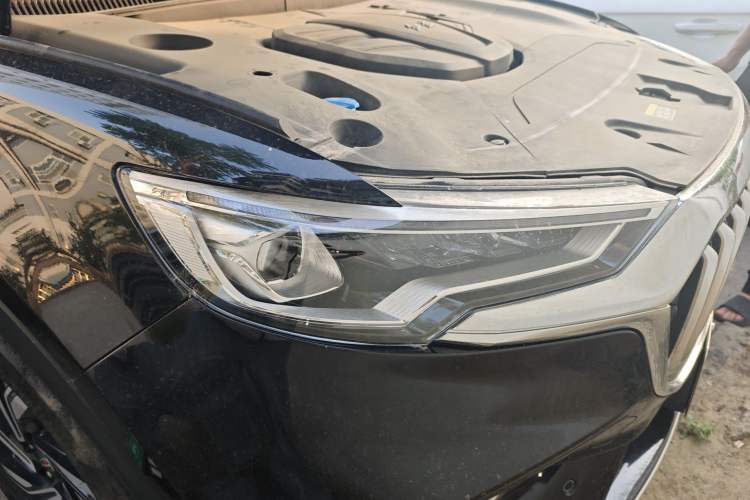 Used Hongqi HS5 2022 Revised Version 2.0T Smart Connect Flagship Edition Right Front Headlight