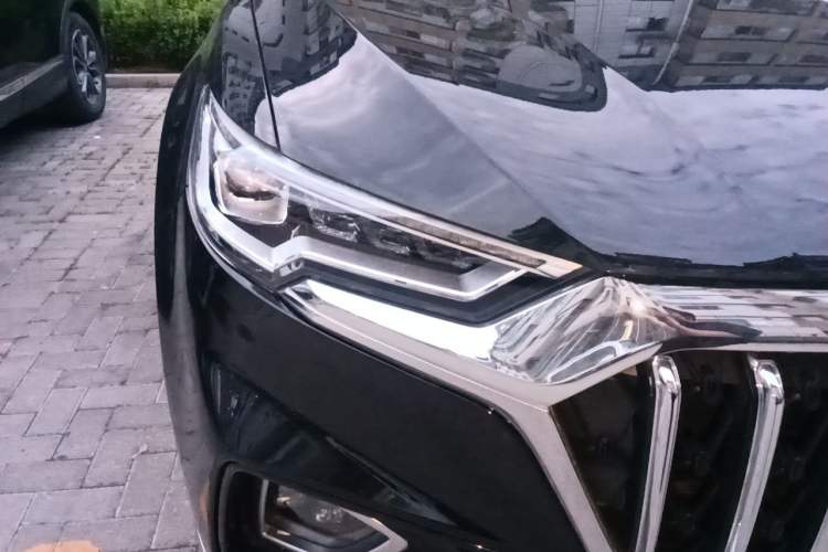Used Hongqi HS5 2022 Facelifted Version 2.0T Smart Connect Flagship All-Wheel-Drive Edition Right Front Headlight