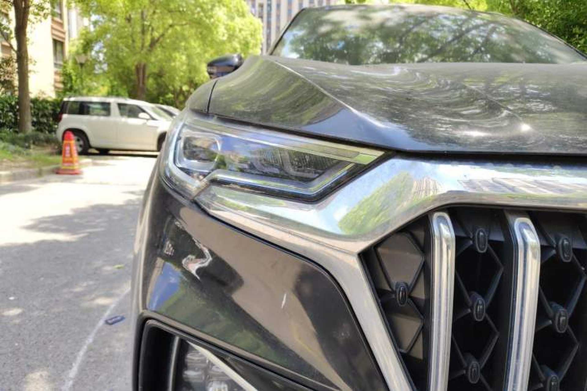 Used Hongqi HS5 2022 Facelifted Version 2.0T Smart Connect Flagship All-Wheel-Drive Edition Right Front Headlight