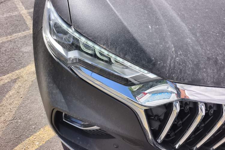 Used Hongqi HS5 2022 2.0T Smart Connect Flagship Edition Right Front Headlight