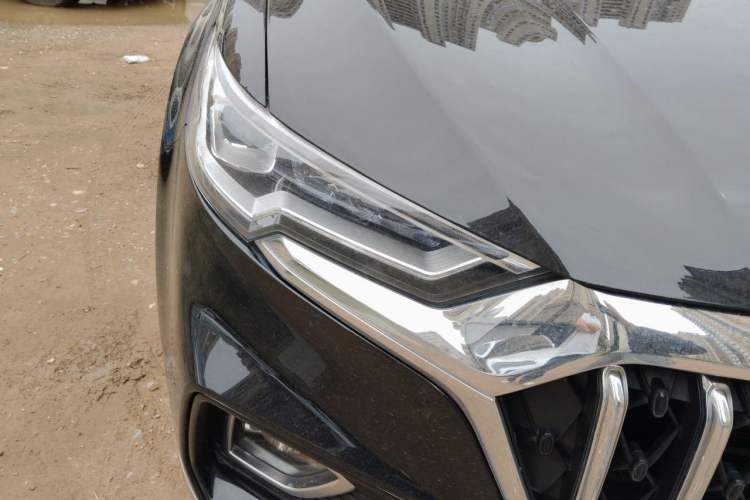 Used Hongqi HS5 2022 Revised Version 2.0T Smart Connect Flagship Edition Right Front Headlight