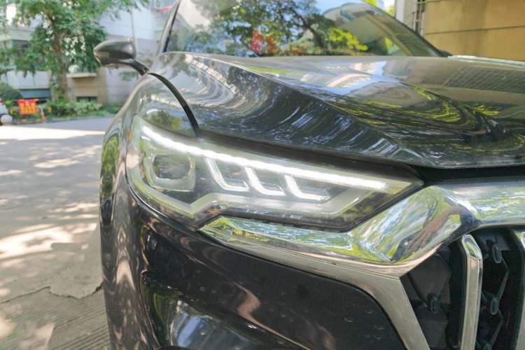 Used Hongqi HS5 2022 Revised Version 2.0T Smart Connect Flagship Edition Right Front Headlight