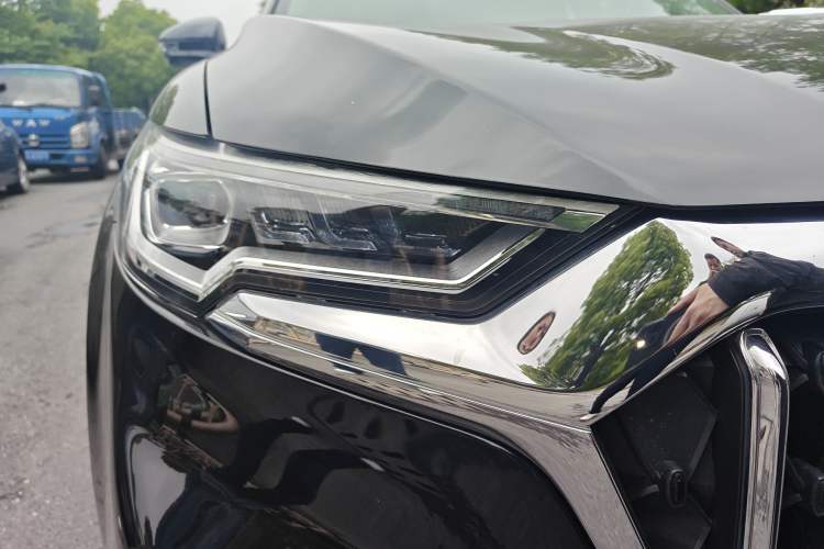 Used Hongqi HS5 2022 Revised Version 2.0T Smart Connect Flagship Edition Right Front Headlight