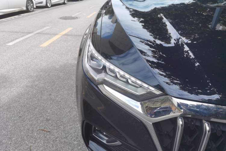 Used Hongqi HS5 2022 2.0T Smart Connect Flagship Enjoyment Purchase Edition Right Front Headlight