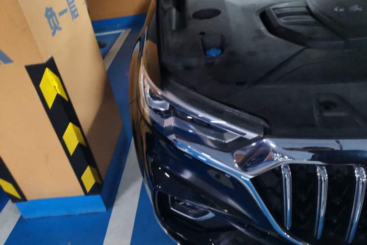 Used Hongqi HS5 2022 2.0T Smart Connect Flagship All-Wheel-Drive Version Right Front Headlight