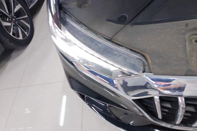 Used Hongqi HS5 2022 2.0T Smart Connect Flagship All-Wheel-Drive Version Right Front Headlight