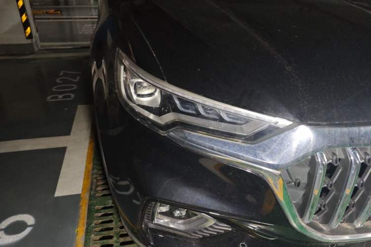 Used Hongqi HS5 2022 Revised Version 2.0T Smart Connect Flagship Edition Right Front Headlight