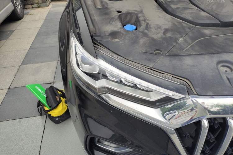 Used Hongqi HS5 2022 Revised Version 2.0T Smart Connect Flagship Edition Right Front Headlight