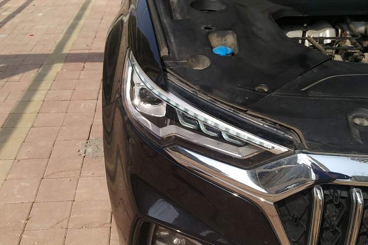 Used Hongqi HS5 2022 Facelifted Version 2.0T Smart Connect Flagship All-Wheel-Drive Edition Right Front Headlight