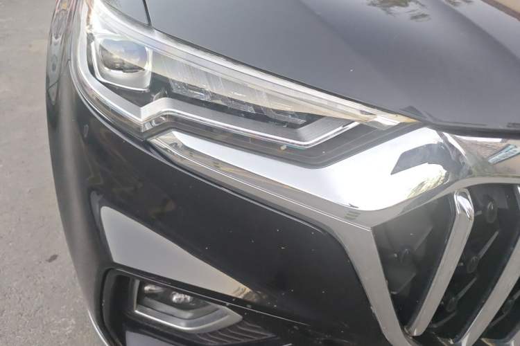 Used Hongqi HS5 2022 Facelifted Version 2.0T Smart Connect Flagship All-Wheel-Drive Edition Right Front Headlight