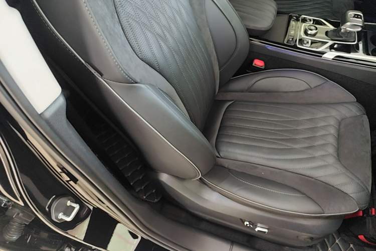 Used Hongqi HS5 2022 Revised Version 2.0T Smart Connect Flagship Edition Right Front Seat