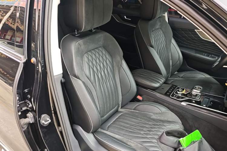 Used Hongqi HS5 2022 Facelifted Version 2.0T Smart Connect Flagship All-Wheel-Drive Edition Right Front Seat