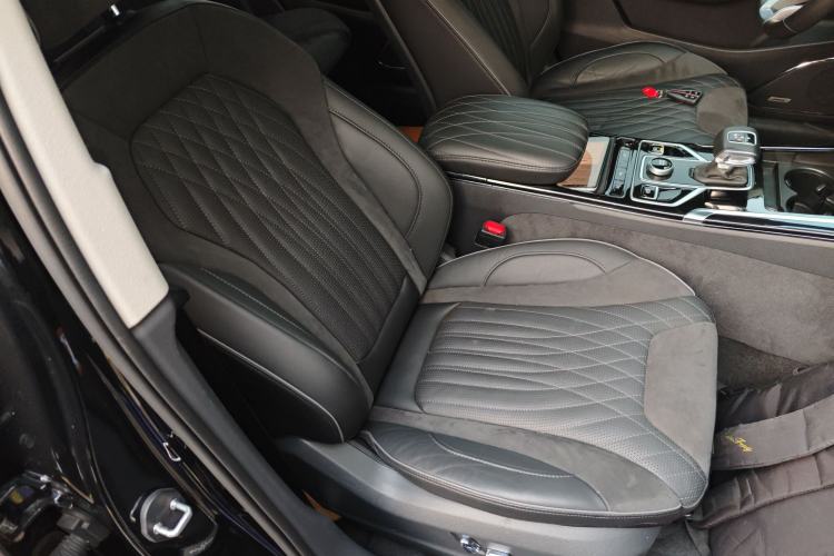 Used Hongqi HS5 2022 Revised Version 2.0T Smart Connect Flagship Edition Right Front Seat