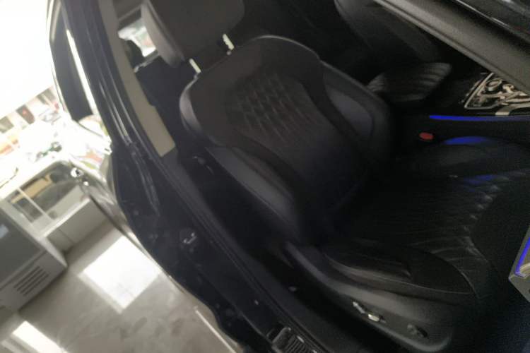 Used Hongqi HS5 2022 2.0T Smart Connect Flagship Edition Right Front Seat