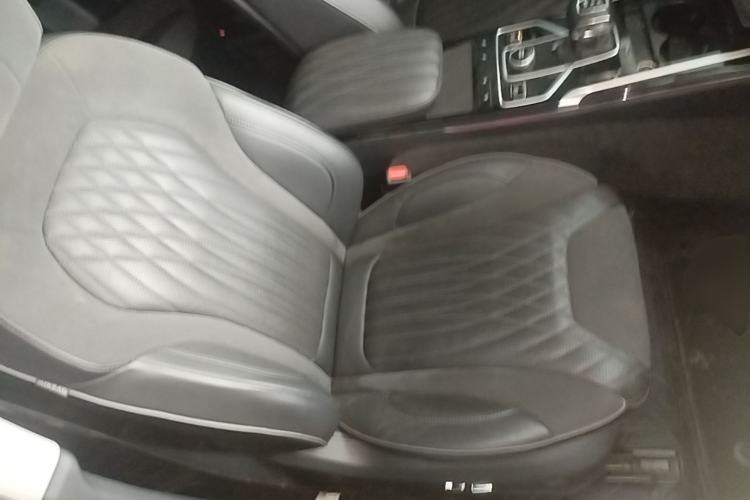 Used Hongqi HS5 2022 Facelifted Version 2.0T Smart Connect Flagship All-Wheel-Drive Edition Right Front Seat
