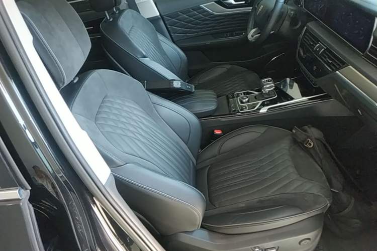 Used Hongqi HS5 2022 Facelifted Version 2.0T Smart Connect Flagship All-Wheel-Drive Edition Right Front Seat