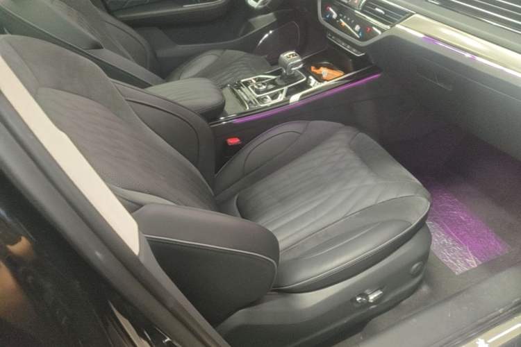 Used Hongqi HS5 2022 Revised Version 2.0T Smart Connect Flagship Edition Right Front Seat